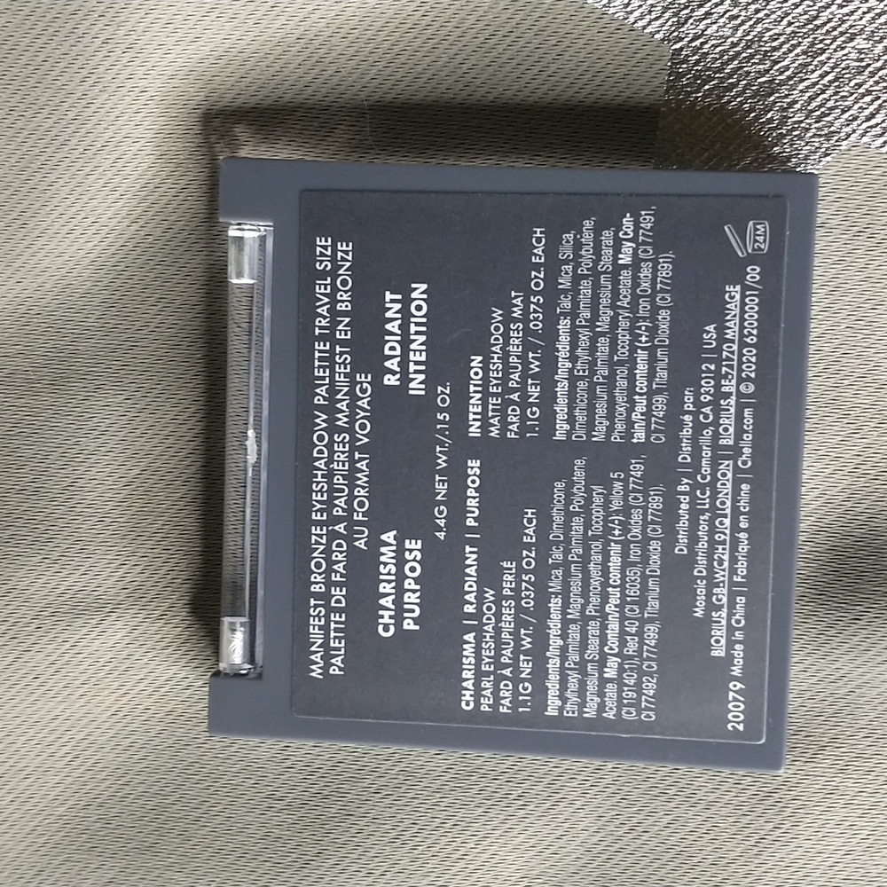 Chella Hello Beautiful eyeshadow - Picture 2 of 3